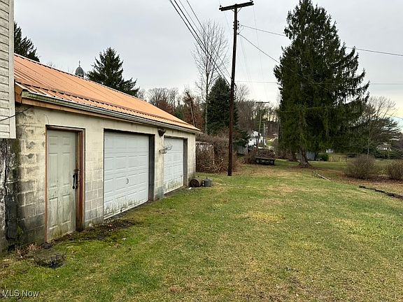 3rd image of 207 Orchard St