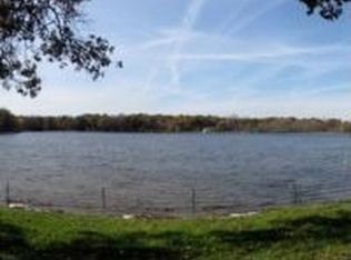 10464 Half Moon Dr, Pinckney, MI