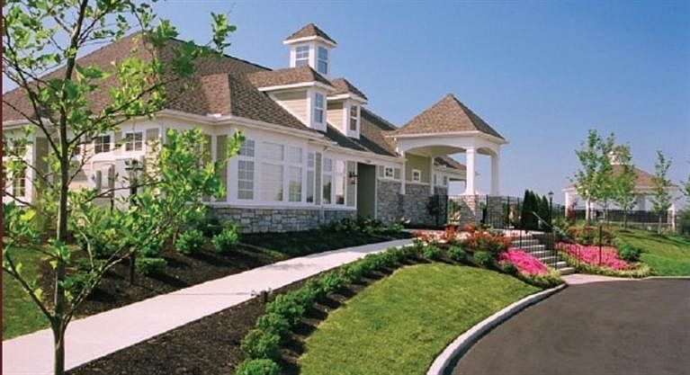 2nd image of 4844 Eagle Ridge Ct