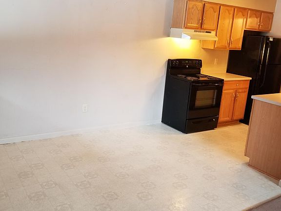 4th image of 698 Idlewood Blvd