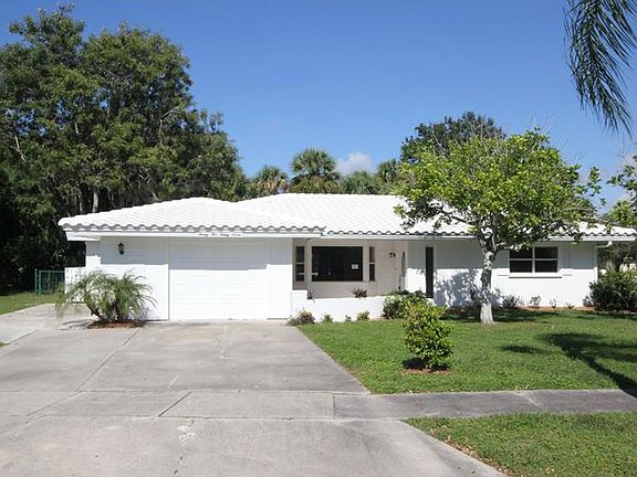 2nd image of 2527 Moorings Ln