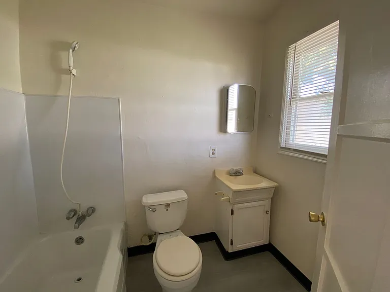 3003 Peerless Ave — Photo 6