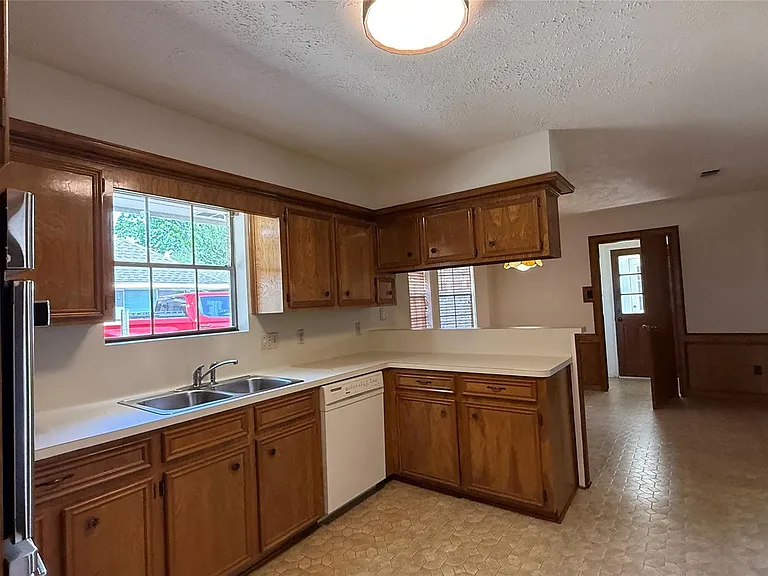 6223 Denmark Dr — Photo 7