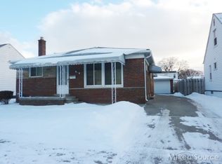 8112 Kaltz St, Center Line, MI 48015