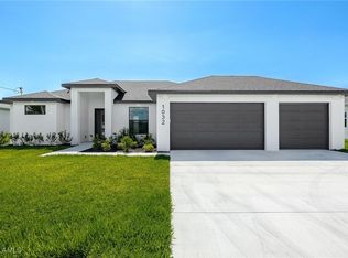 1032 NE 11th Ave, Cape Coral, FL 33909