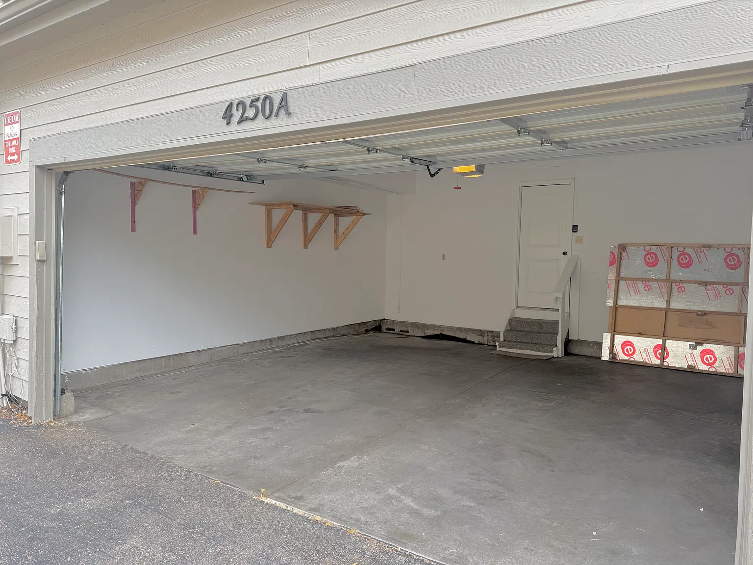 4 bed, 2.5 bath, 2200 sqft, $2,900 — Photo 3
