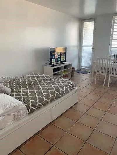 Studio, 1.0 bath, 525 sqft, $3,500 — Photo 3
