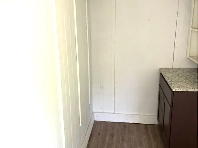 3905 Stuart St — Photo 6