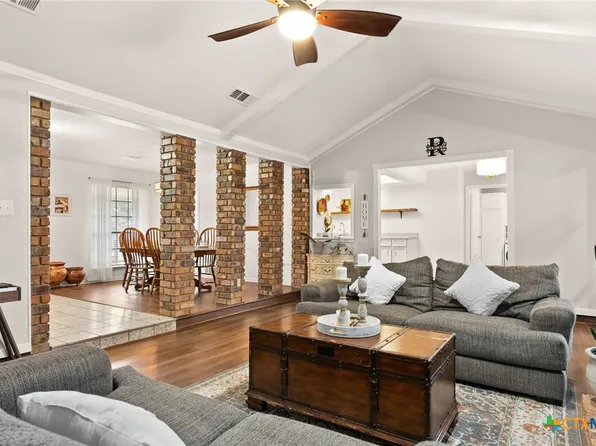 811 Cedar Oaks Ln, Harker Heights, TX 76548