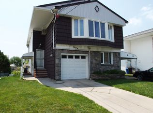 394 Dongan Hills Ave, Staten Island, NY 10305