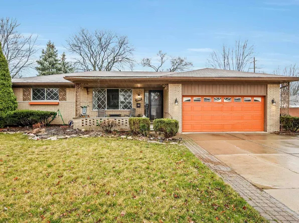 19902 Fleetwood Dr, Harper Woods, MI 48225