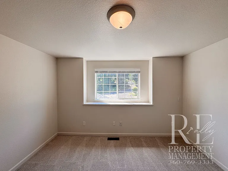 4618 NW Bernard St — Photo 30