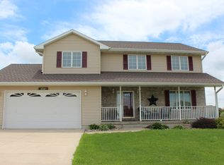 424 Alvarado Ave, Cedar Falls, IA 50613