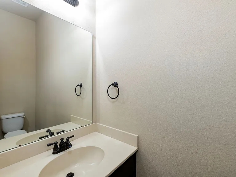 365 Orbit Dr — Photo 9