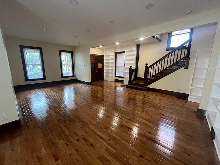 117 Maple St — Photo 12