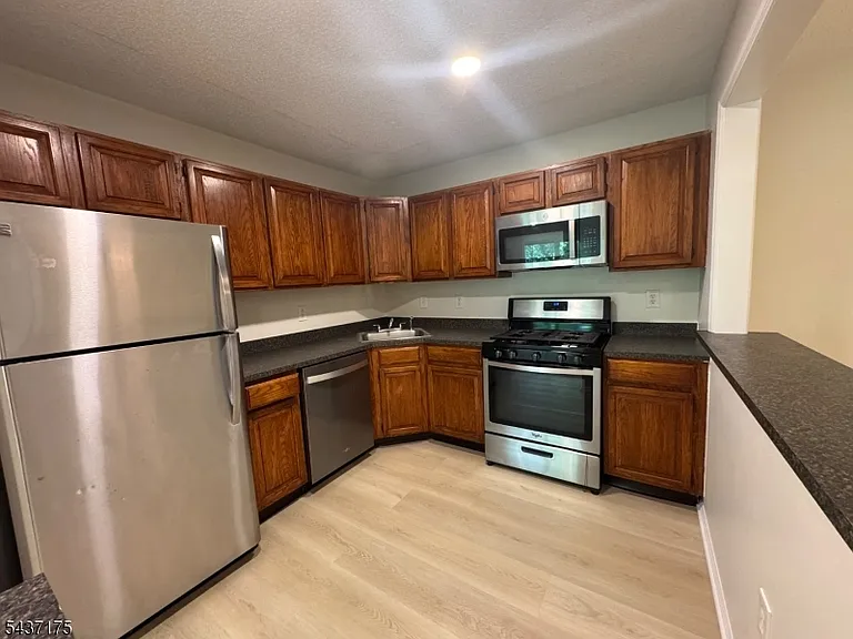 7 Sheffield Ct #7 — Photo 2