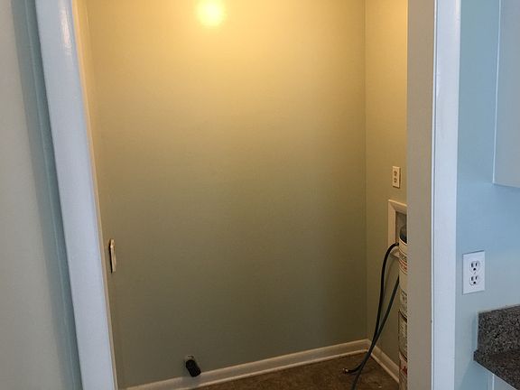 Washer/dryer hookups