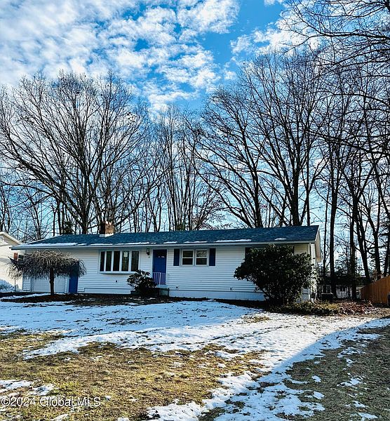 3rd image of 10 Kathleen Drive