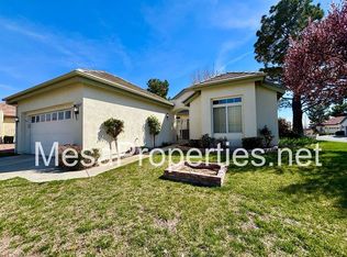 19569 Ironside Dr, Apple Valley, CA 92308