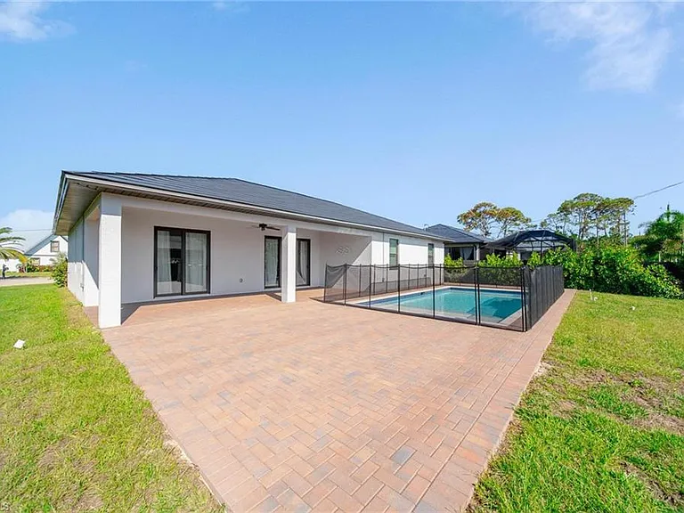 4665 Key Largo Ln — Photo 29