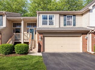 113 Meredith Ln #10-3, Streamwood, IL 60107