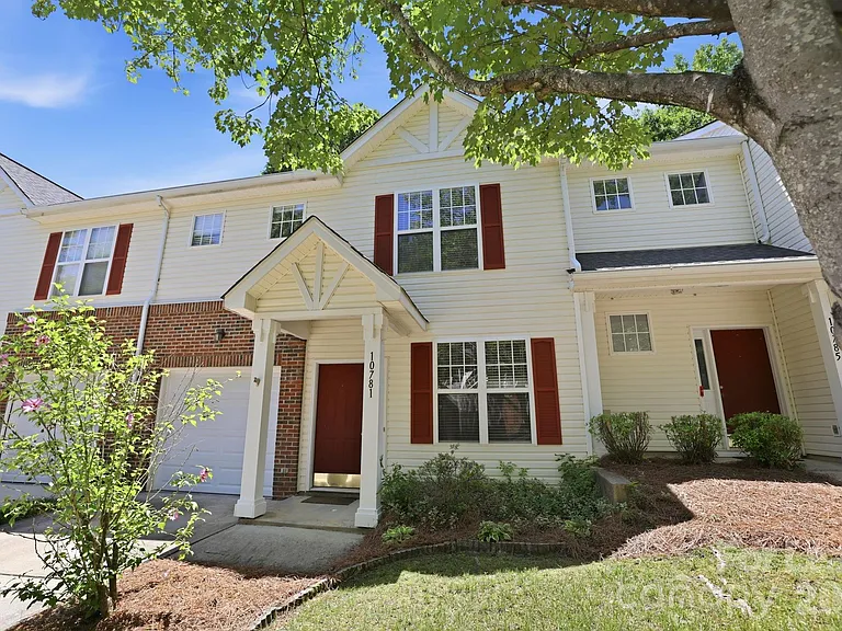 10781 Essex Hall Dr — Photo 29