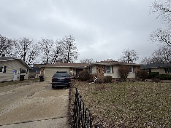 2nd image of 1014 Illinois Dr