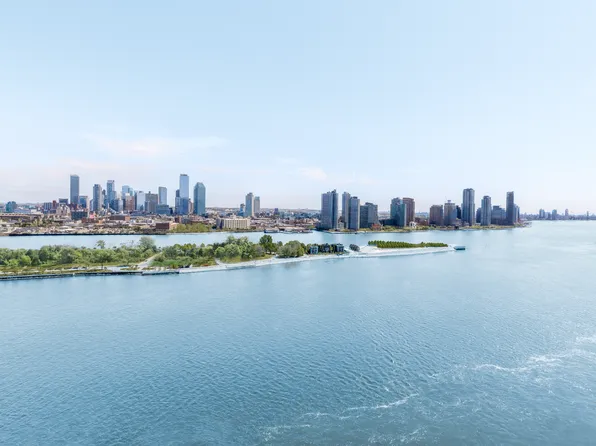 435 East 52nd Street image 6 of 21