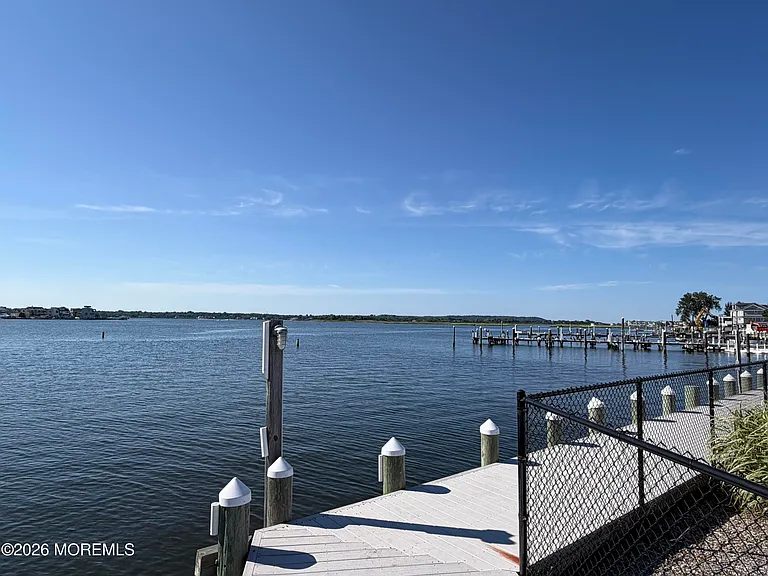135 Wharfside Dr — Photo 13