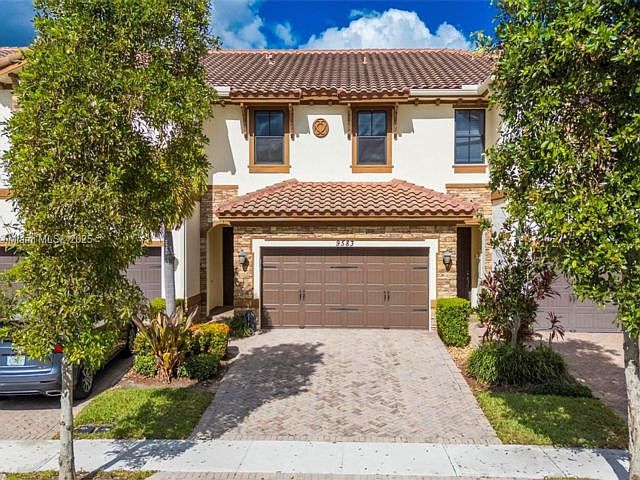 1st image of 9583 Town Parc Cir N
