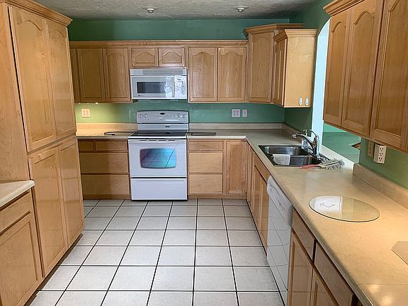 2nd image of 9900 Cork Dr