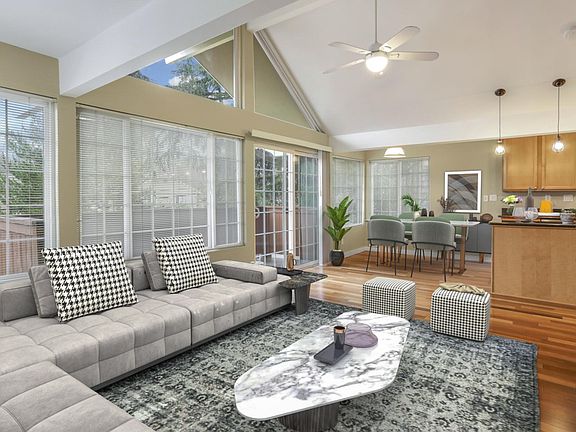 2nd image of 4728 40th Ave NE APT 3A