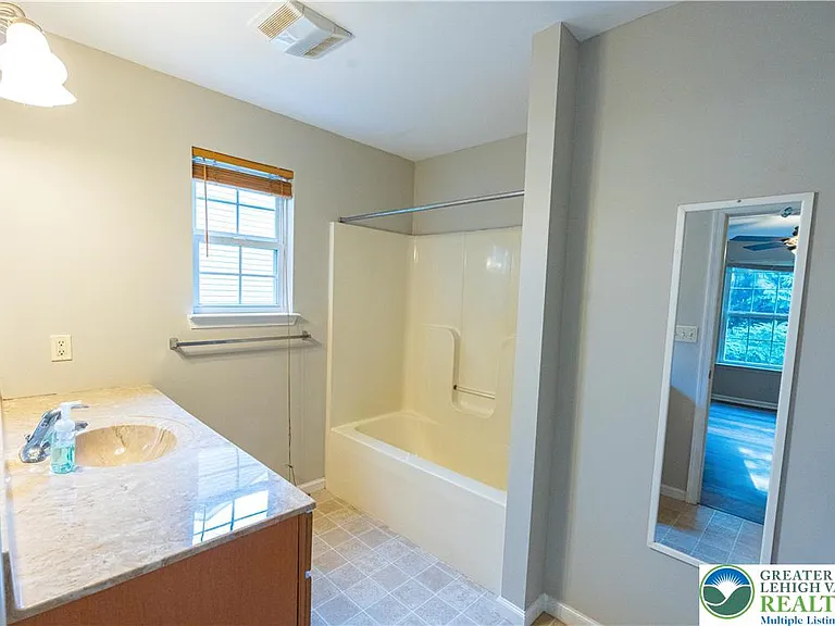 127 Highlands Cir — Photo 21