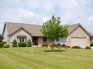 W350S8875 Sprague Rd, Eagle, WI 53119