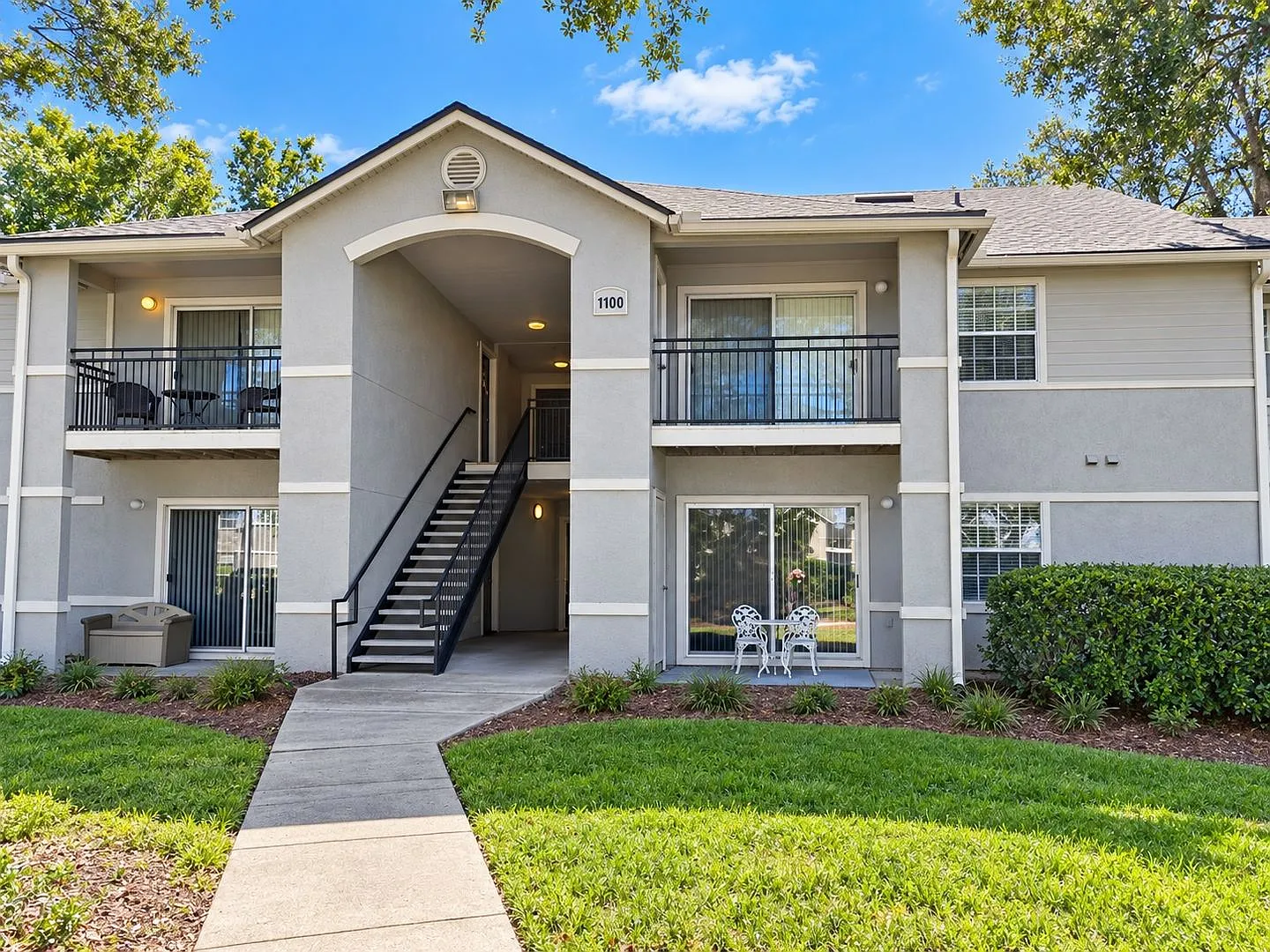 2 Bedroom Condo in Prime Gainesville Location Close to UF, Shands & Butler Plaza! — Photo 1