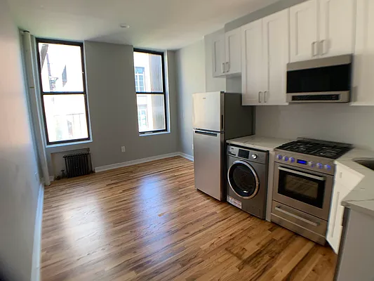 Rented by Salon Realty Corp | media 19