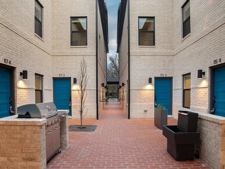 117 N School Ave #2 — Photo 6