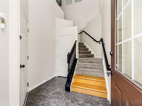2nd image of 5850 Stonebridge Cir #303