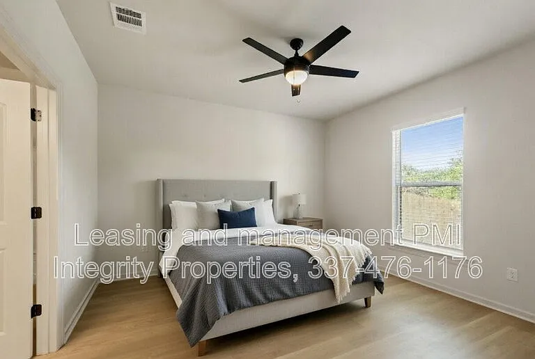 102 Foster Grove Dr — Photo 8