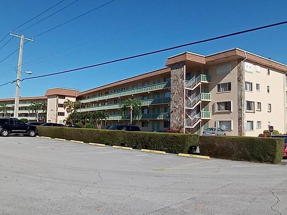 2nd image of 300 Village Green Cir Unit 408