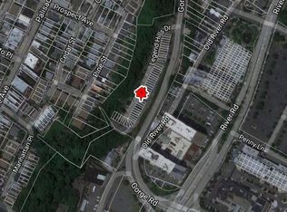 31 Legend Hills Dr, Edgewater, NJ 07020