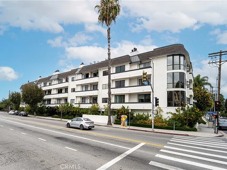 14115 Moorpark St — Photo 1