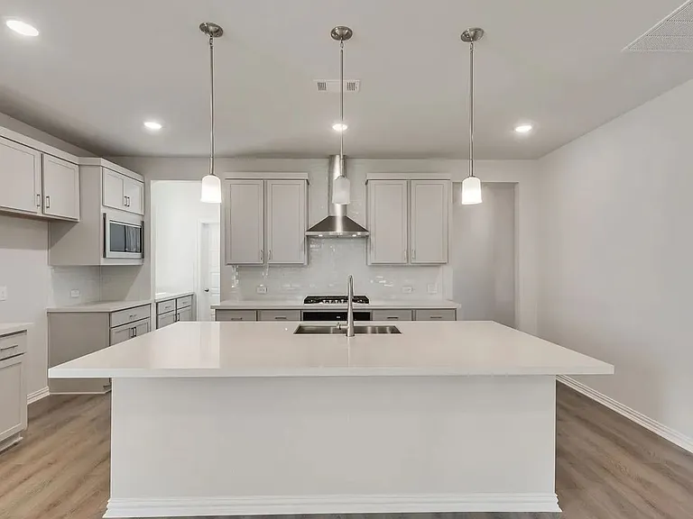 3317 Loftwood Ln — Photo 8