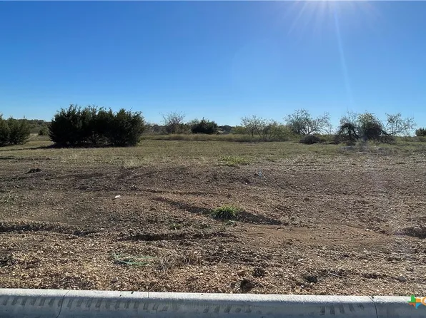 1626 Hunt Dr, Salado, TX 76571