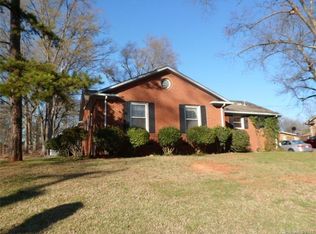 4238 Westcliff Dr, Charlotte, NC 28208