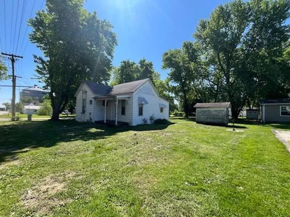 301 S Jefferson St, Bethany, IL 61914