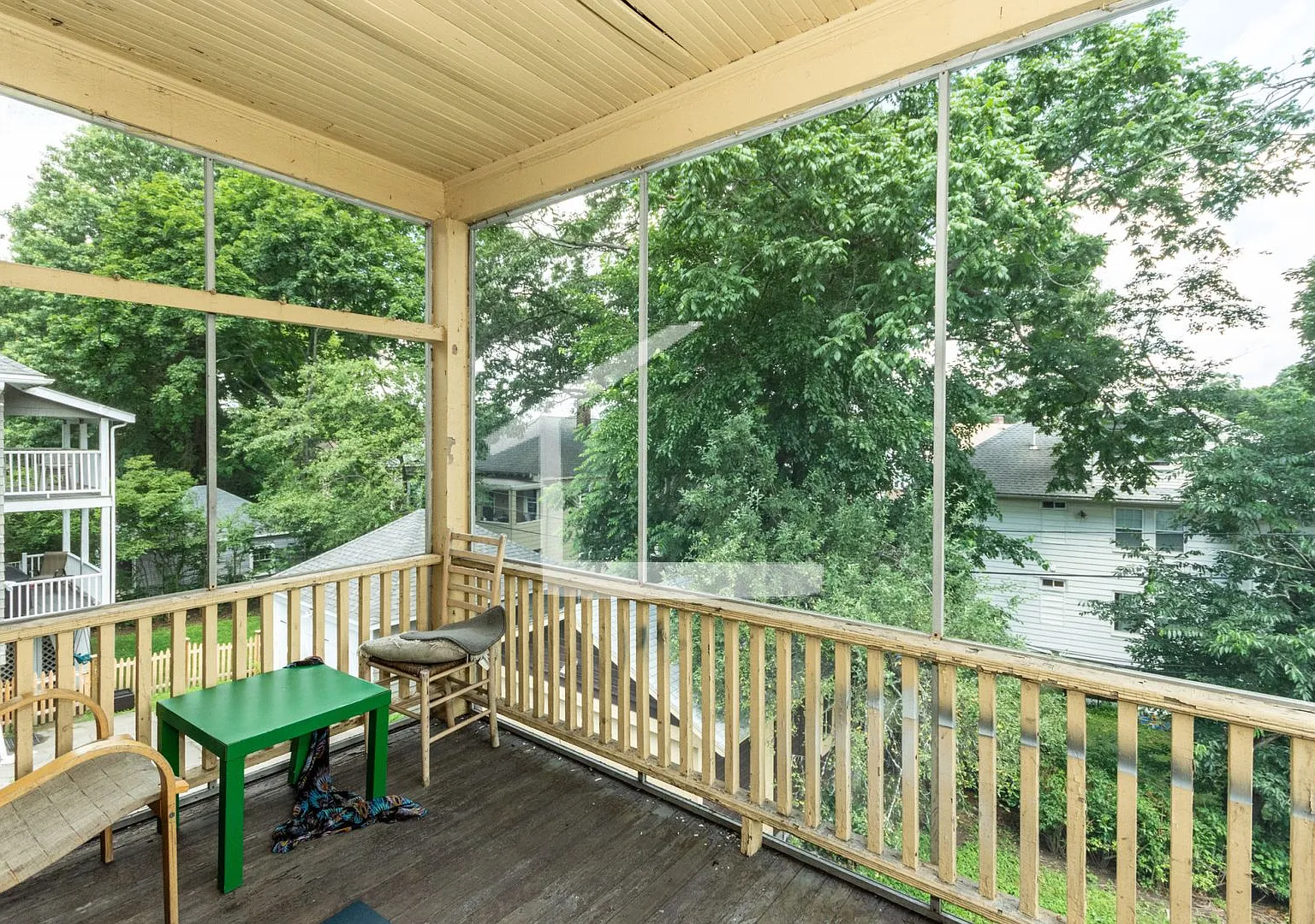 B.C-Area 4 Bed With Parking Included — Photo 1