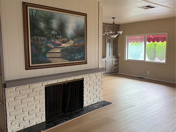 4th image of 19251 Brookhurst St #95