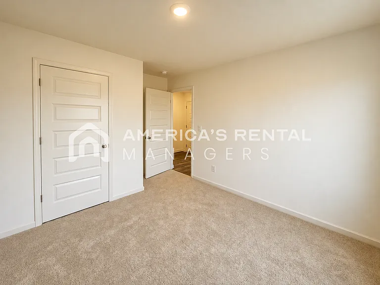309 Oakmont Cir — Photo 16