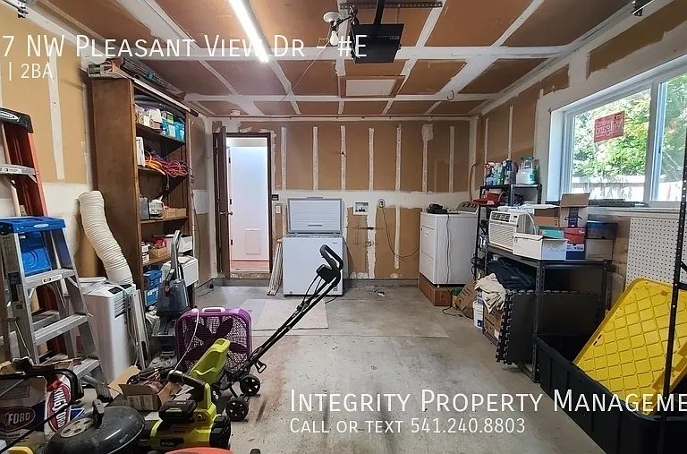 347 NW Pleasant View Dr #E — Photo 15